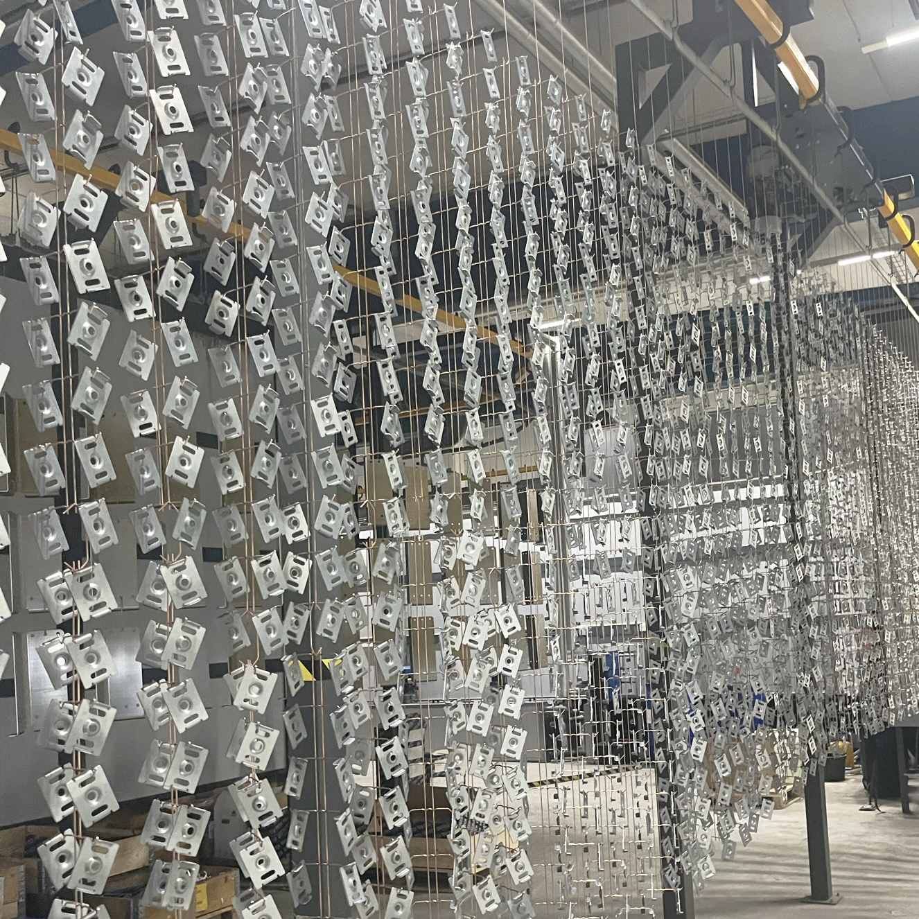 Proton Finishing - Maximized hanging to save energy and money with HQW D